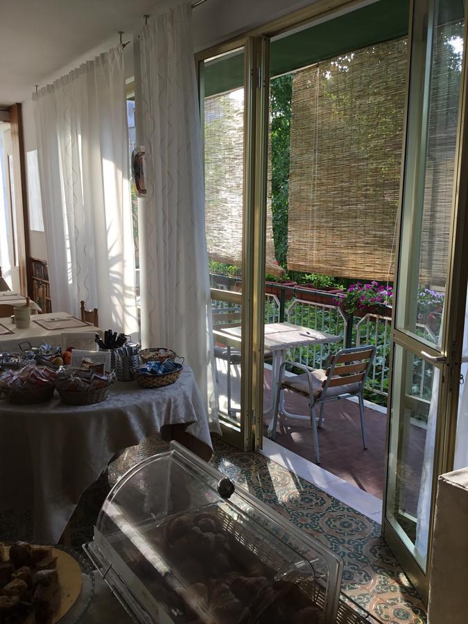Hotel Mirella Rimini Exterior photo